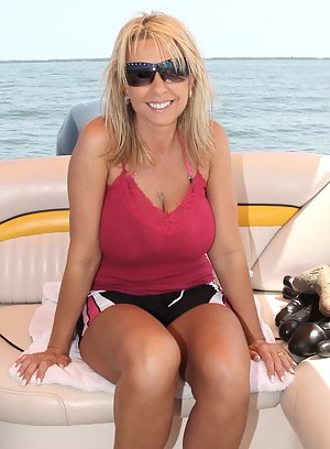Blonde Amateur Boat Porn - Mature Porn Pics, MILF Sex @ Matures Fuck