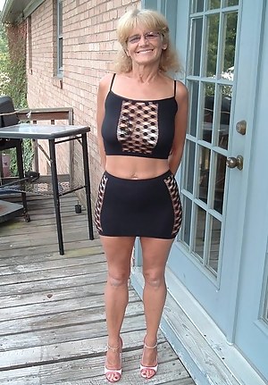 Mature Skirt Porn Pictures